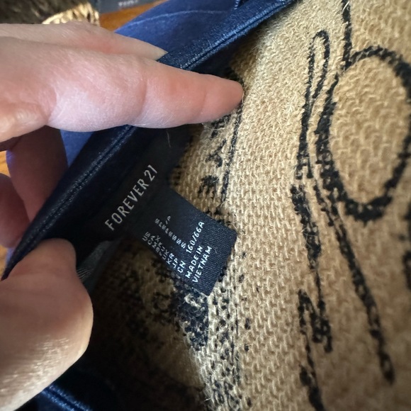 Forever 21 denim button down skirt - Picture 2 of 2